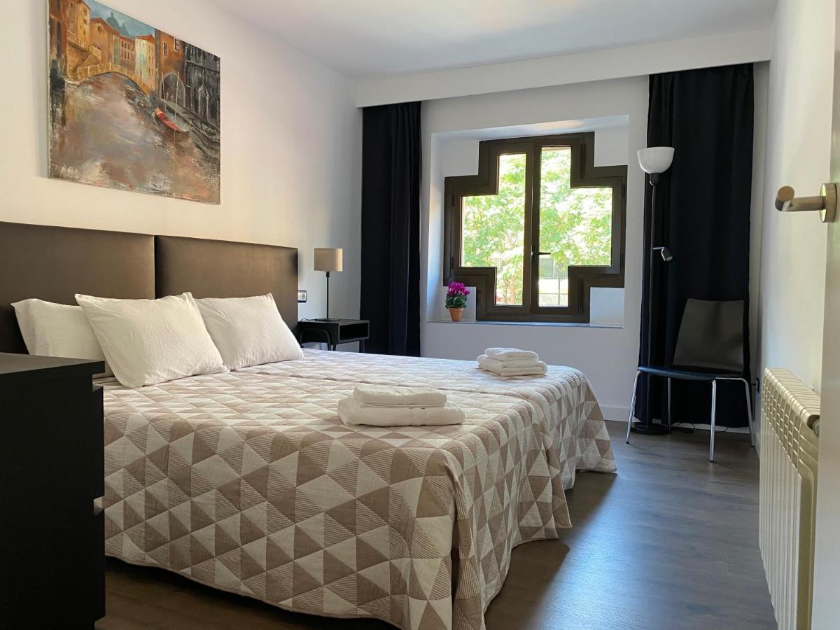 Lc Apartamentos Cesar Augusto Zaragoza Kültér fotó
